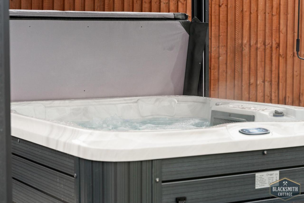 6Br Luxury Cottage, Hot Tubs, Hoar Cross, Staffordshire Newborough  Buitenkant foto